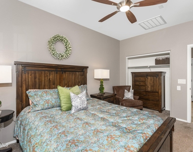 3647 E Horace Drive - Photo Thumbnail 16