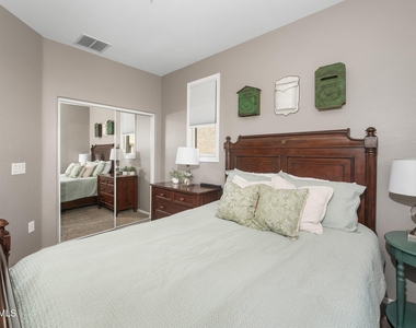 3647 E Horace Drive - Photo Thumbnail 37