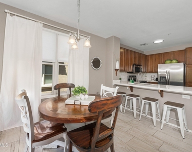 3647 E Horace Drive - Photo Thumbnail 31