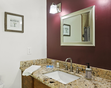 2707 E Louise Drive - Photo Thumbnail 14