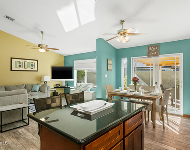 2707 E Louise Drive - Photo Thumbnail 6