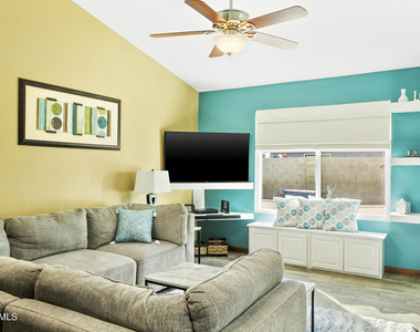 2707 E Louise Drive - Photo Thumbnail 8
