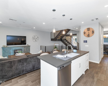 6990 E 6th Street - Photo Thumbnail 7