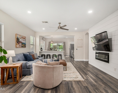 22203 S 214th Street - Photo Thumbnail 9