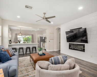 22203 S 214th Street - Photo Thumbnail 8