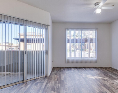 1737 N Central Avenue - Photo Thumbnail 2