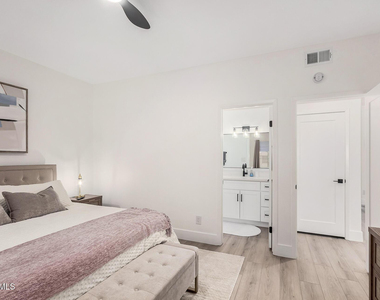 11333 N 92nd Street - Photo Thumbnail 12