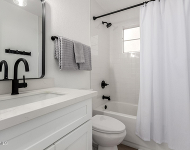 11333 N 92nd Street - Photo Thumbnail 18