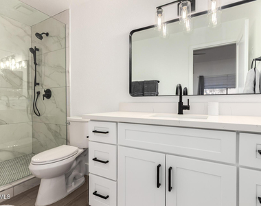 11333 N 92nd Street - Photo Thumbnail 15