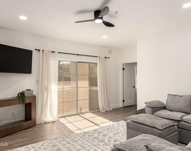 11333 N 92nd Street - Photo Thumbnail 3