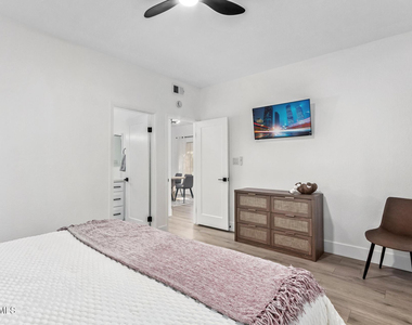 11333 N 92nd Street - Photo Thumbnail 14