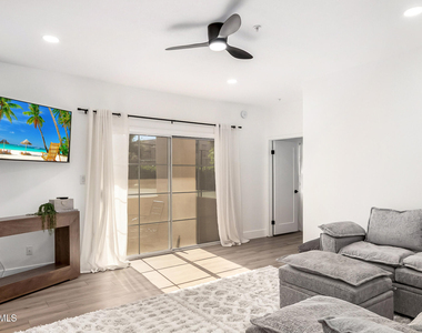 11333 N 92nd Street - Photo Thumbnail 4