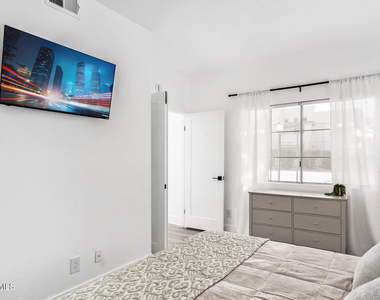 11333 N 92nd Street - Photo Thumbnail 18