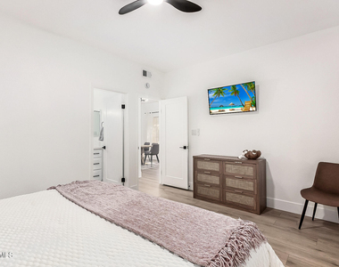 11333 N 92nd Street - Photo Thumbnail 12