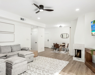 11333 N 92nd Street - Photo Thumbnail 3