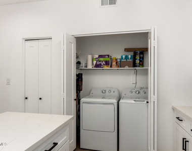 11333 N 92nd Street - Photo Thumbnail 20