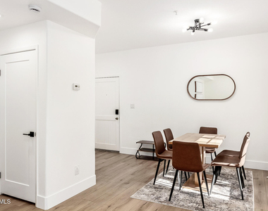 11333 N 92nd Street - Photo Thumbnail 10