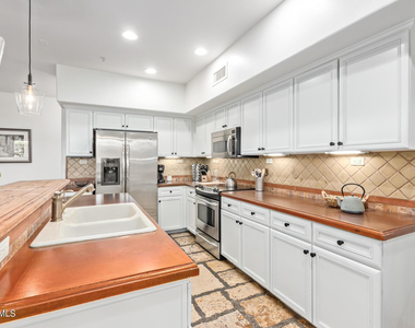 20660 N 40th Street - Photo Thumbnail 5