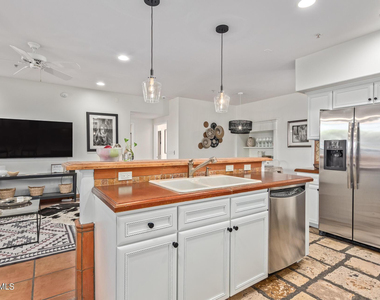 20660 N 40th Street - Photo Thumbnail 3