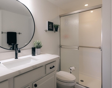 7940 E Camelback Road - Photo Thumbnail 21
