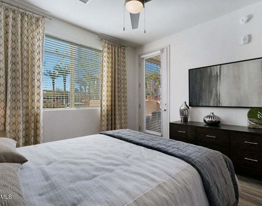 250 E Ray Road - Photo Thumbnail 4