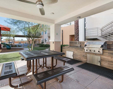 250 E Ray Road - Photo Thumbnail 12
