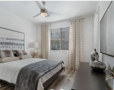 250 E Ray Road - Photo Thumbnail 3