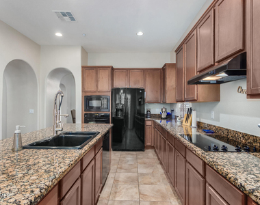 30247 N 124th Drive - Photo Thumbnail 7