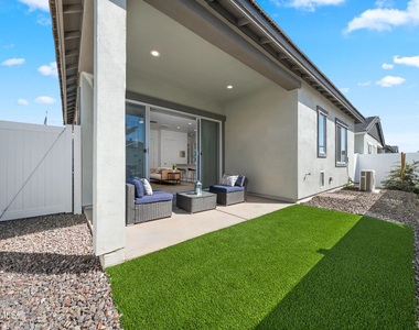 15601 W Cactus Road - Photo Thumbnail 13