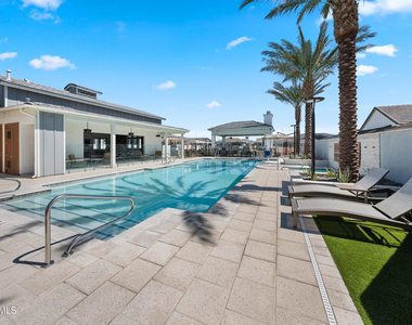 15601 W Cactus Road - Photo Thumbnail 14