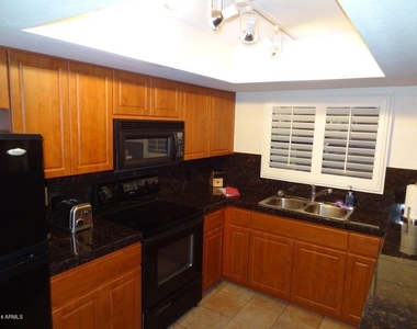 5104 N 32nd Street - Photo Thumbnail 13