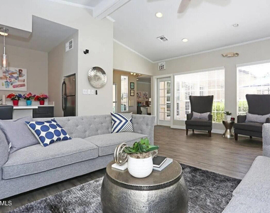 250 S Elizabeth Way - Photo Thumbnail 14