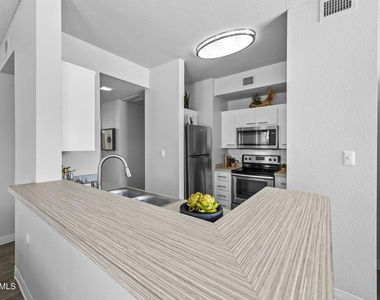 250 S Elizabeth Way - Photo Thumbnail 2