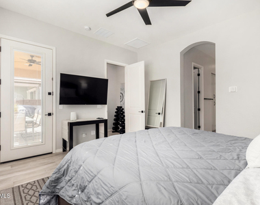 23129 E Carriage Way - Photo Thumbnail 20