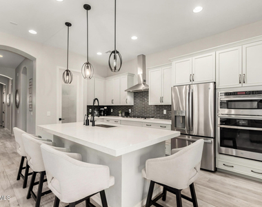 23129 E Carriage Way - Photo Thumbnail 15