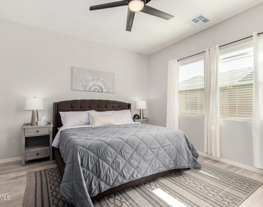 23129 E Carriage Way - Photo Thumbnail 18