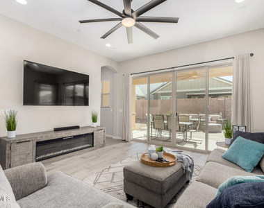 23129 E Carriage Way - Photo Thumbnail 8