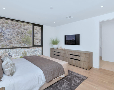 5000 N Camelback Ridge Road - Photo Thumbnail 14