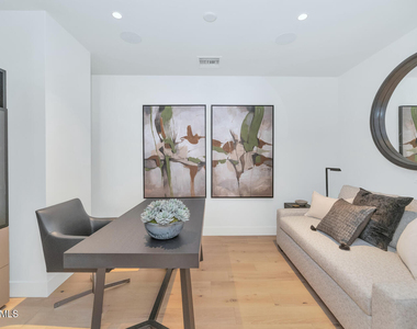 5000 N Camelback Ridge Road - Photo Thumbnail 13