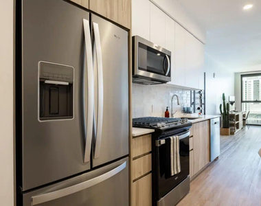 817 N 6th Street - Photo Thumbnail 5