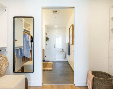 817 N 6th Street - Photo Thumbnail 12