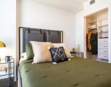 817 N 6th Street - Photo Thumbnail 6