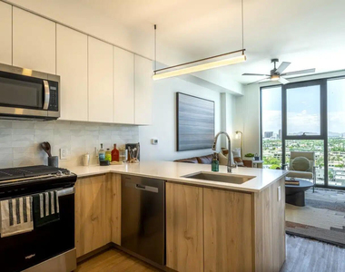 817 N 6th Street - Photo Thumbnail 4