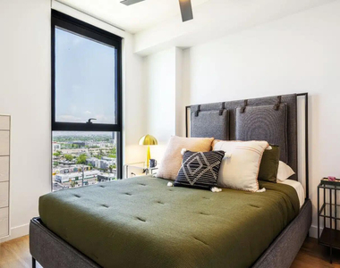 817 N 6th Street - Photo Thumbnail 5