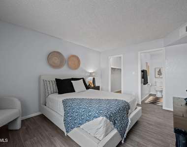 4337 N 53rd Lane - Photo Thumbnail 6