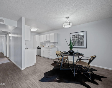 4337 N 53rd Lane - Photo Thumbnail 5