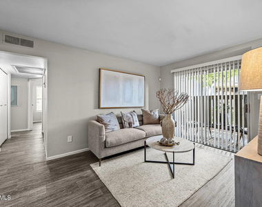 9350 N 67th Avenue - Photo Thumbnail 3