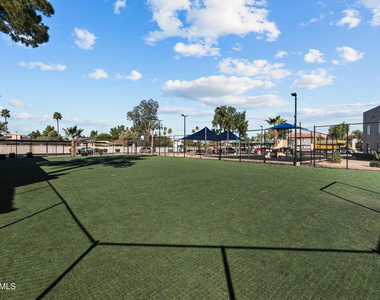 4748 W Sierra Vista Drive - Photo Thumbnail 8