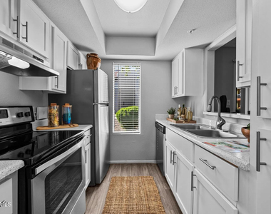 4748 W Sierra Vista Drive - Photo Thumbnail 1