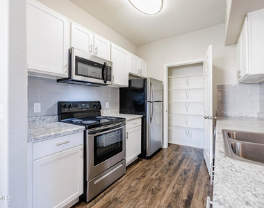 17374 N 89th Avenue - Photo Thumbnail 1
